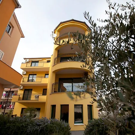 Apartament Roses